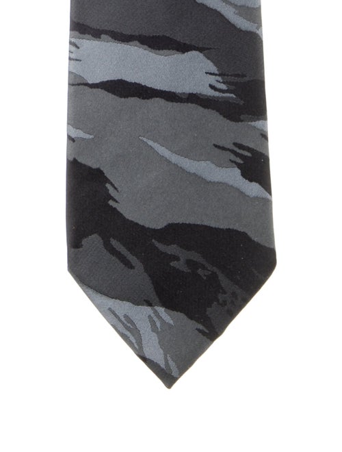 Tom Ford pattern silk tie