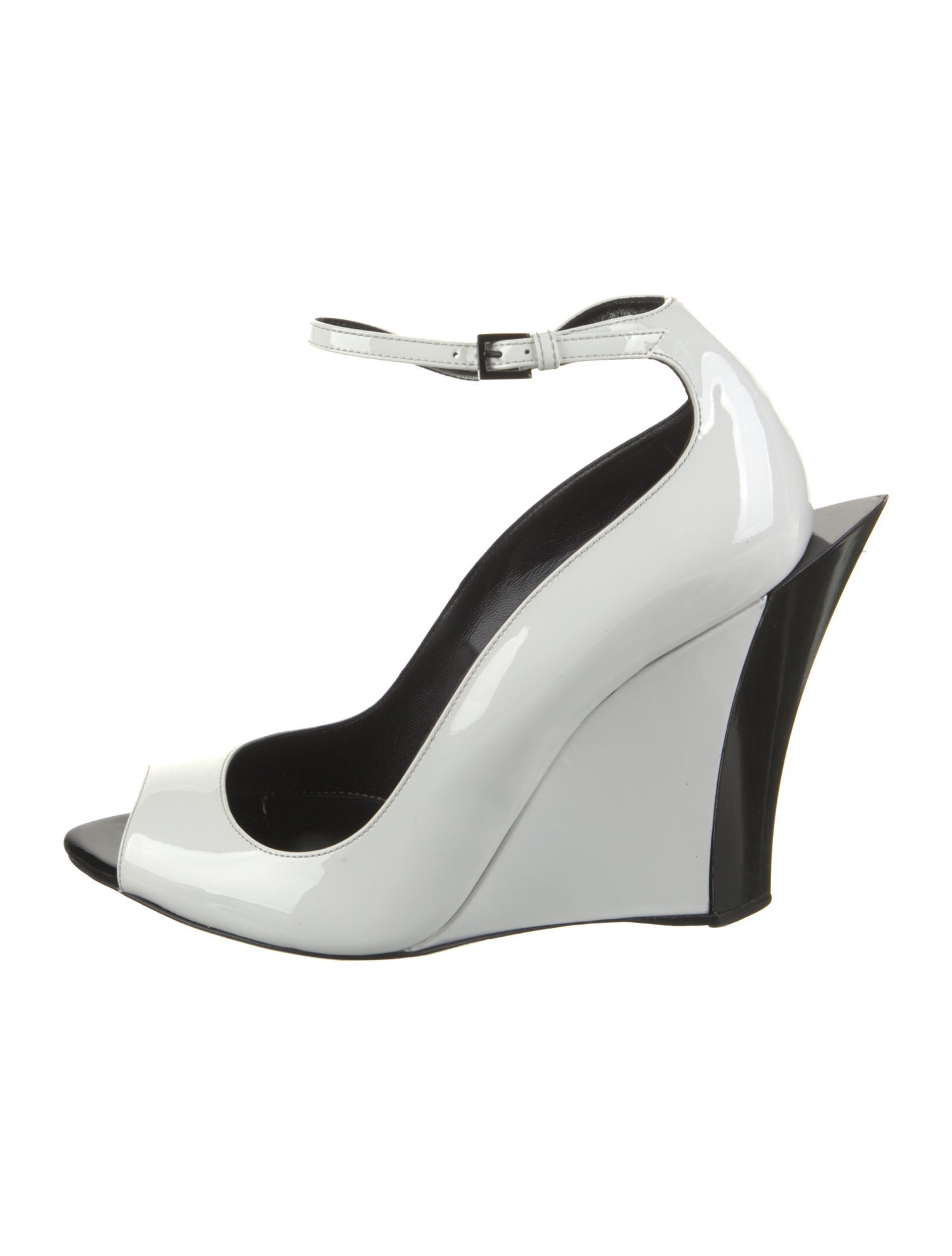 Tom Ford Patent Leather Leather Trim Embellishment Slingback Pumps