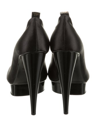 Tom Ford Satin Cutout Accent Pumps