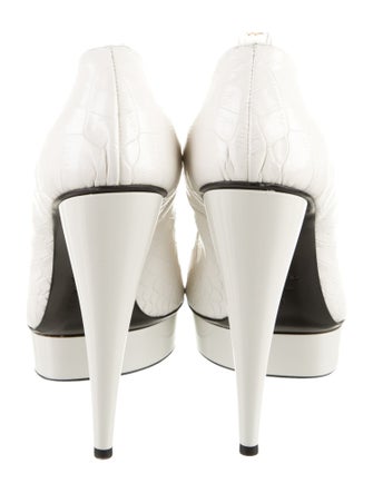 Tom Ford Embossed Leather Pumps