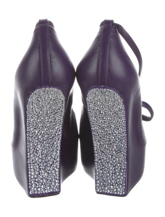 Tom Ford Leather Crystal Embellishments Pumps