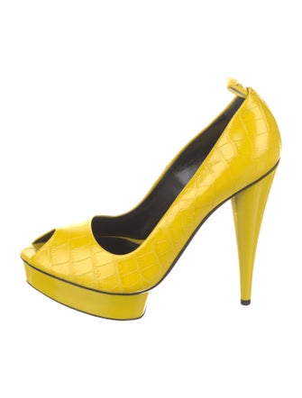 Tom Ford Embossed Leather Pumps