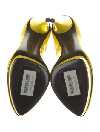 Tom Ford Embossed Leather Pumps