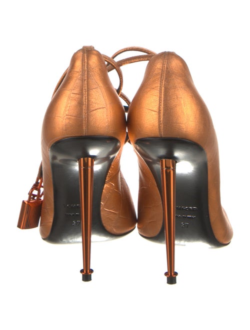 Tom Ford Embossed Leather Pumps