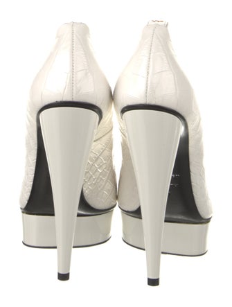 Tom Ford Embossed Leather Leather Trim Embellishment Pumps