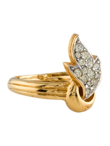 Trifari Cocktail Ring Crystal 4.75