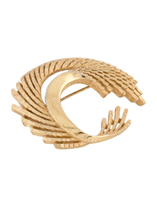 Trifari Textured Brooch