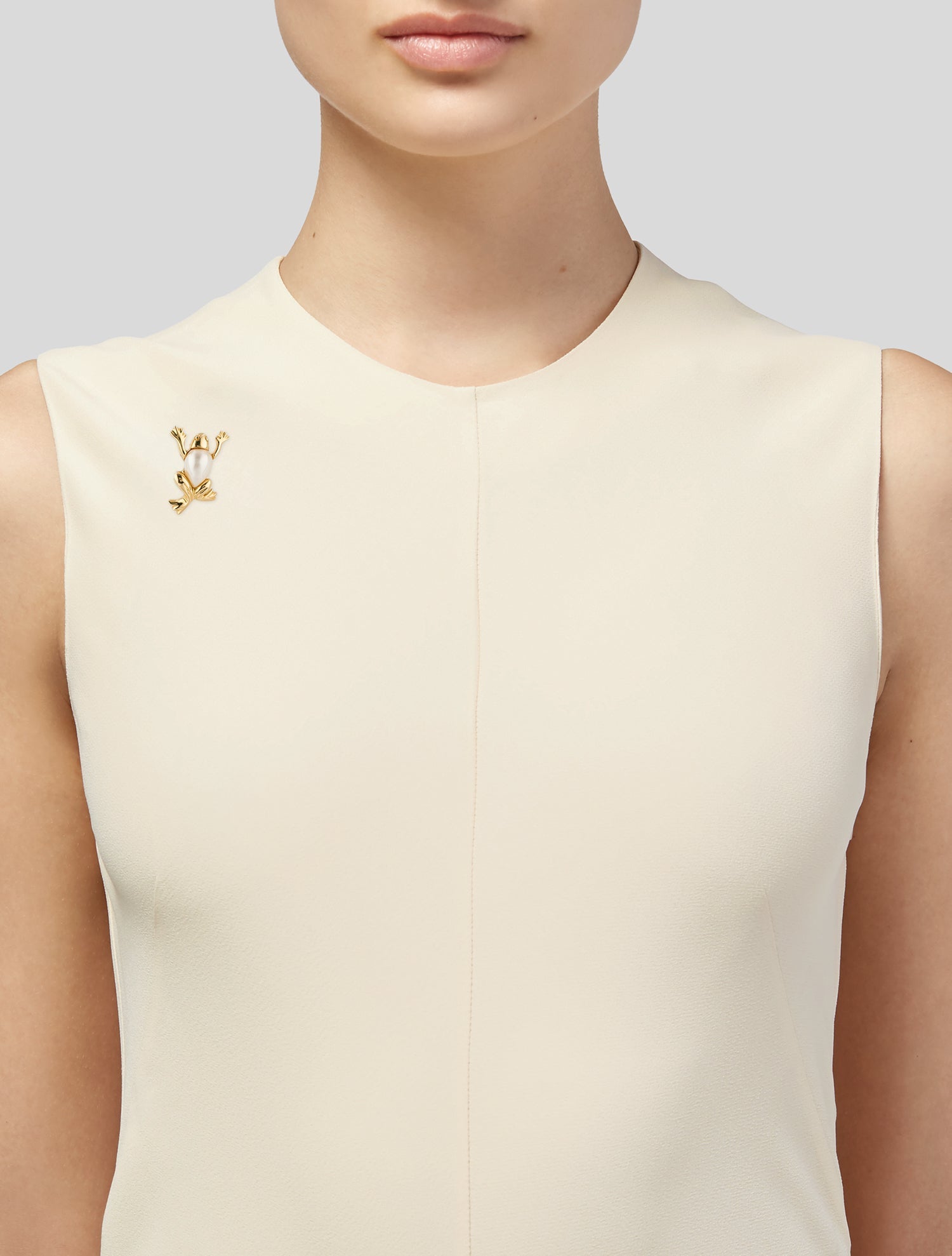 Trifari Vintage Faux Pearl Frog Dress Clip