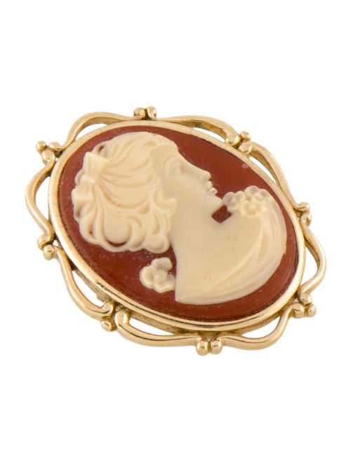 Trifari Cameo Brooch Pendant