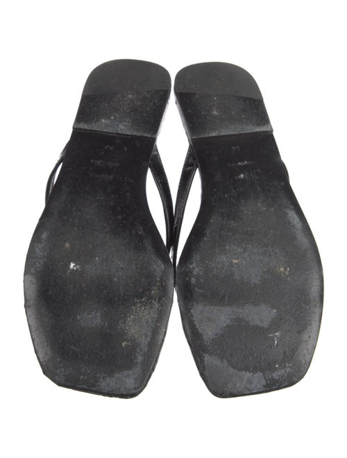 TOTEME Leather Flip Flops