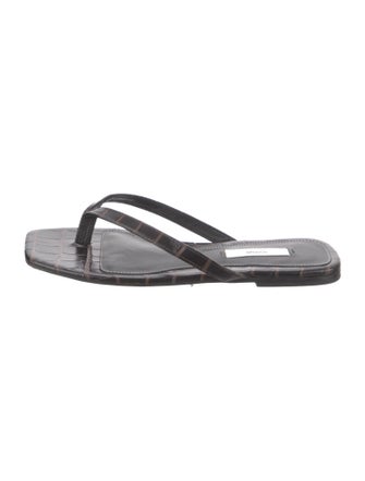 TOTEME Leather Flip Flops