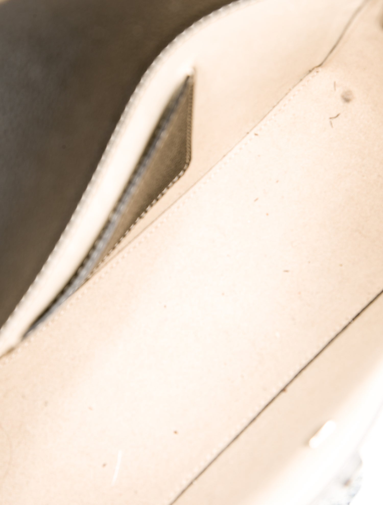 TOTEME Leather T-Lock