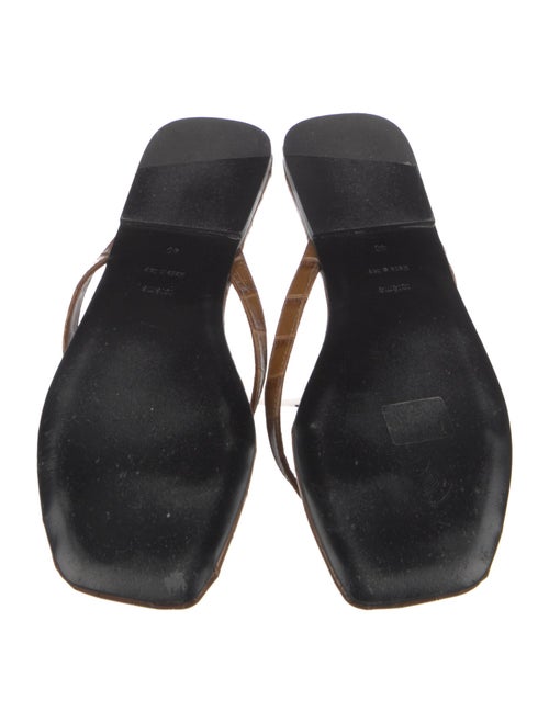TOTEME Leather Flip Flops