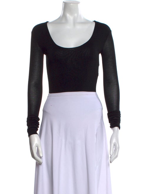 TOTEME Scoop Neck Long Sleeve Crop Top