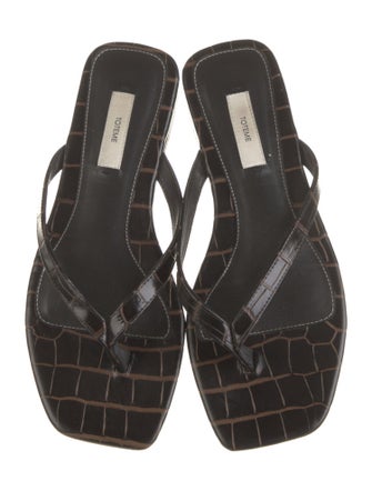 TOTEME Embossed Leather Flip Flops