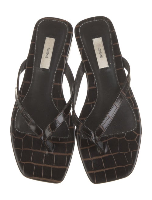 TOTEME Embossed Leather Flip Flops