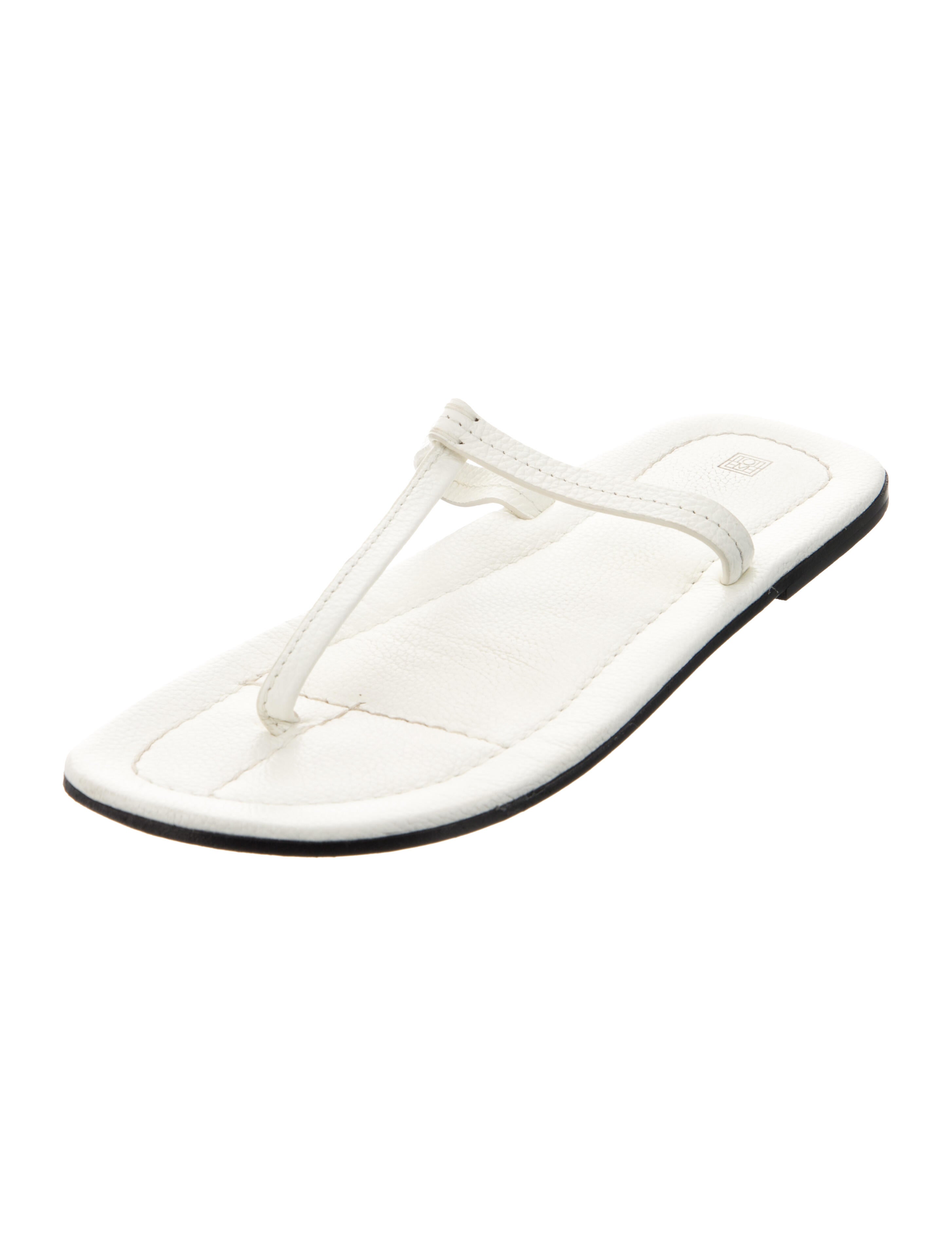 TOTEME Leather Flip Flops