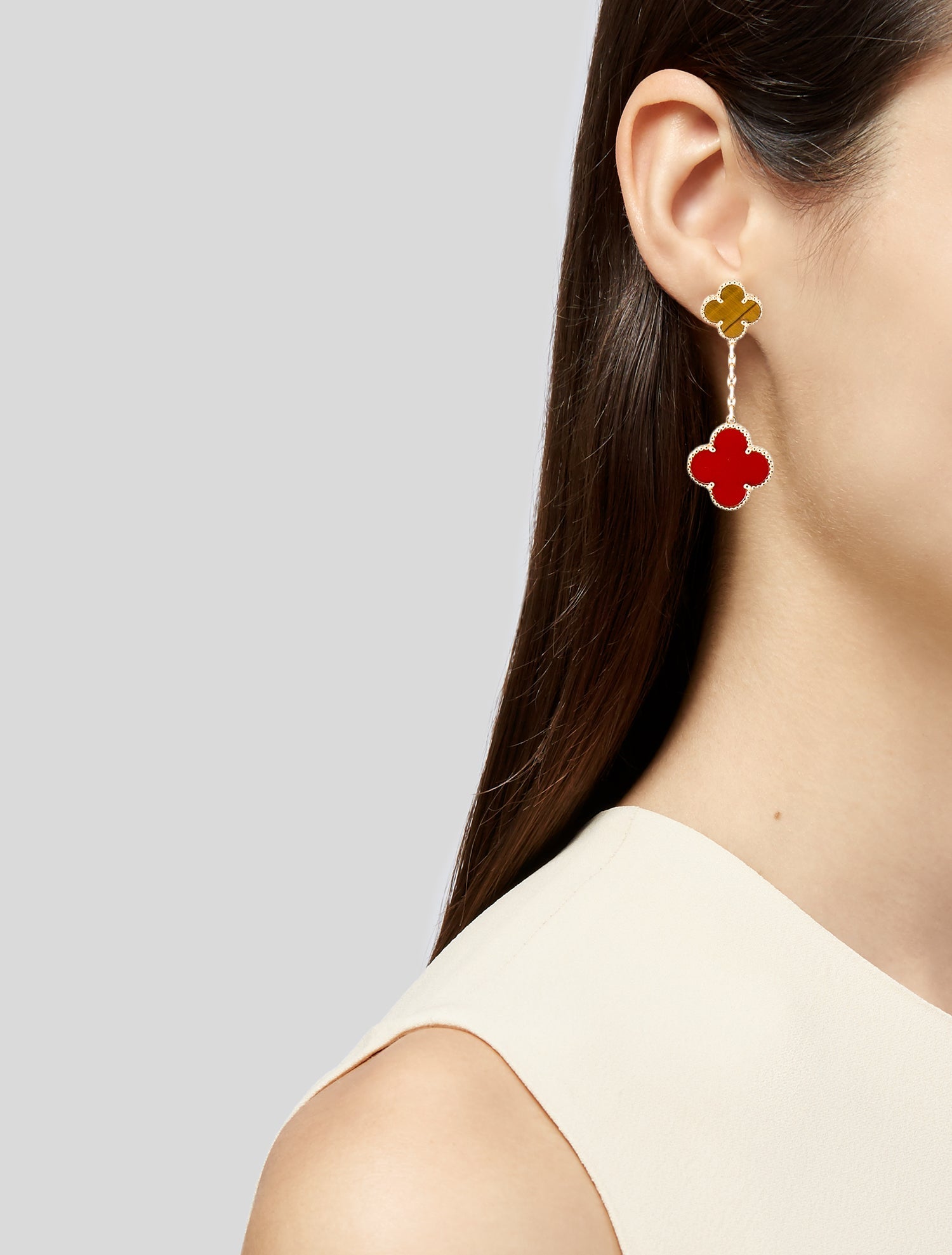 Van Cleef & Arpels Magic Alhambra Earrings, 2 Motifs