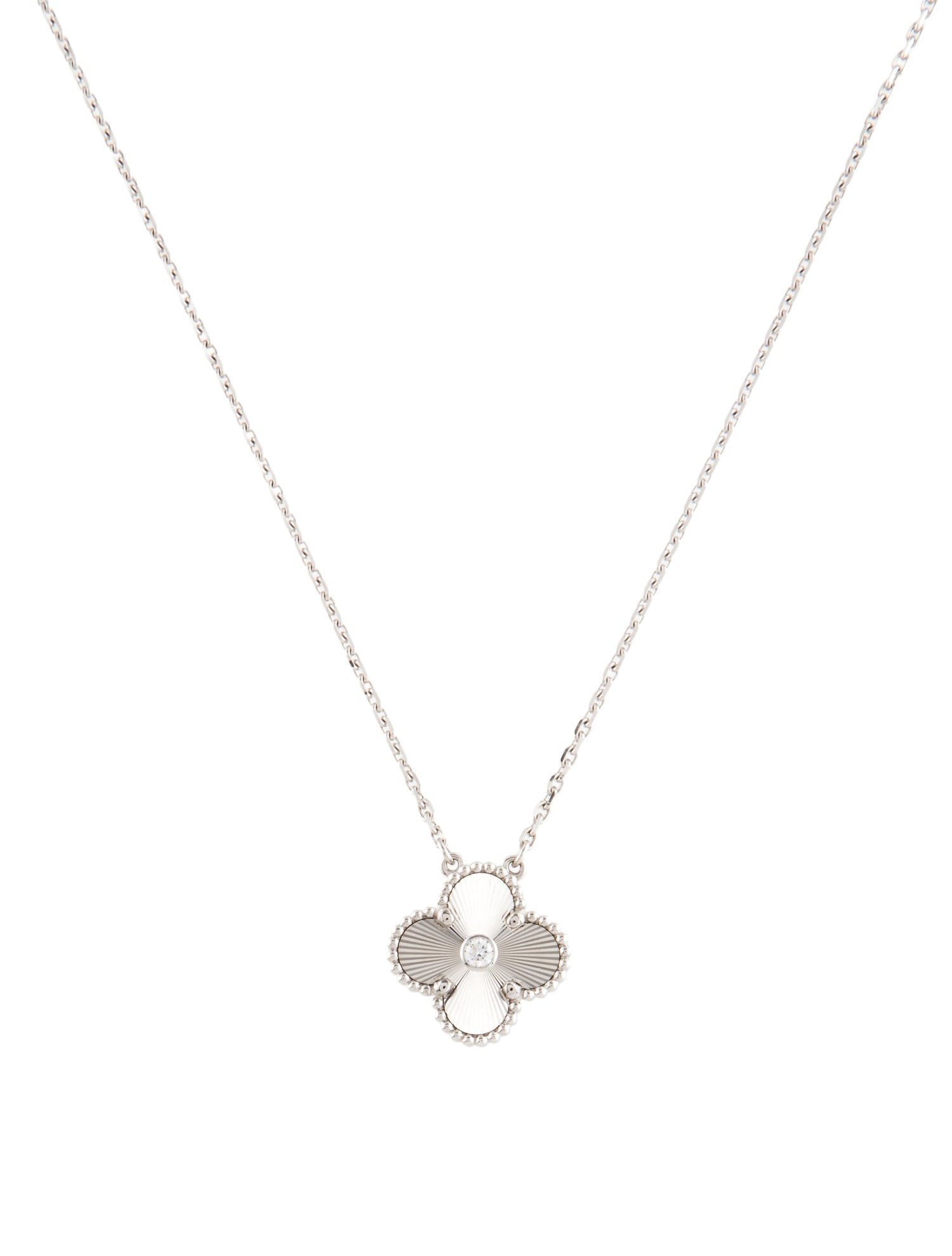 Van Cleef & Arpels 2020 Limited Edition Vintage Alhambra Pendant Necklace