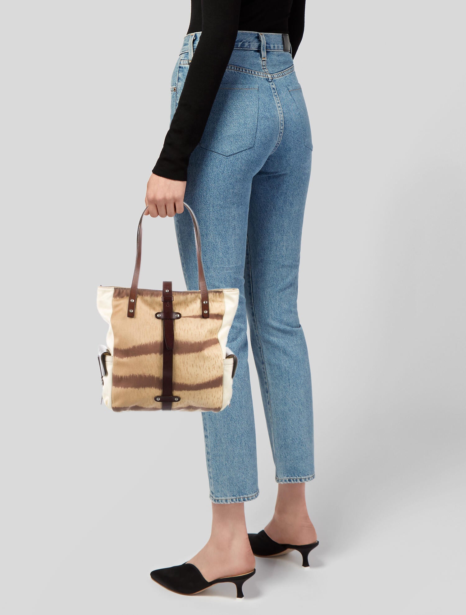 Valentino - Elegant Classic Tote Bag