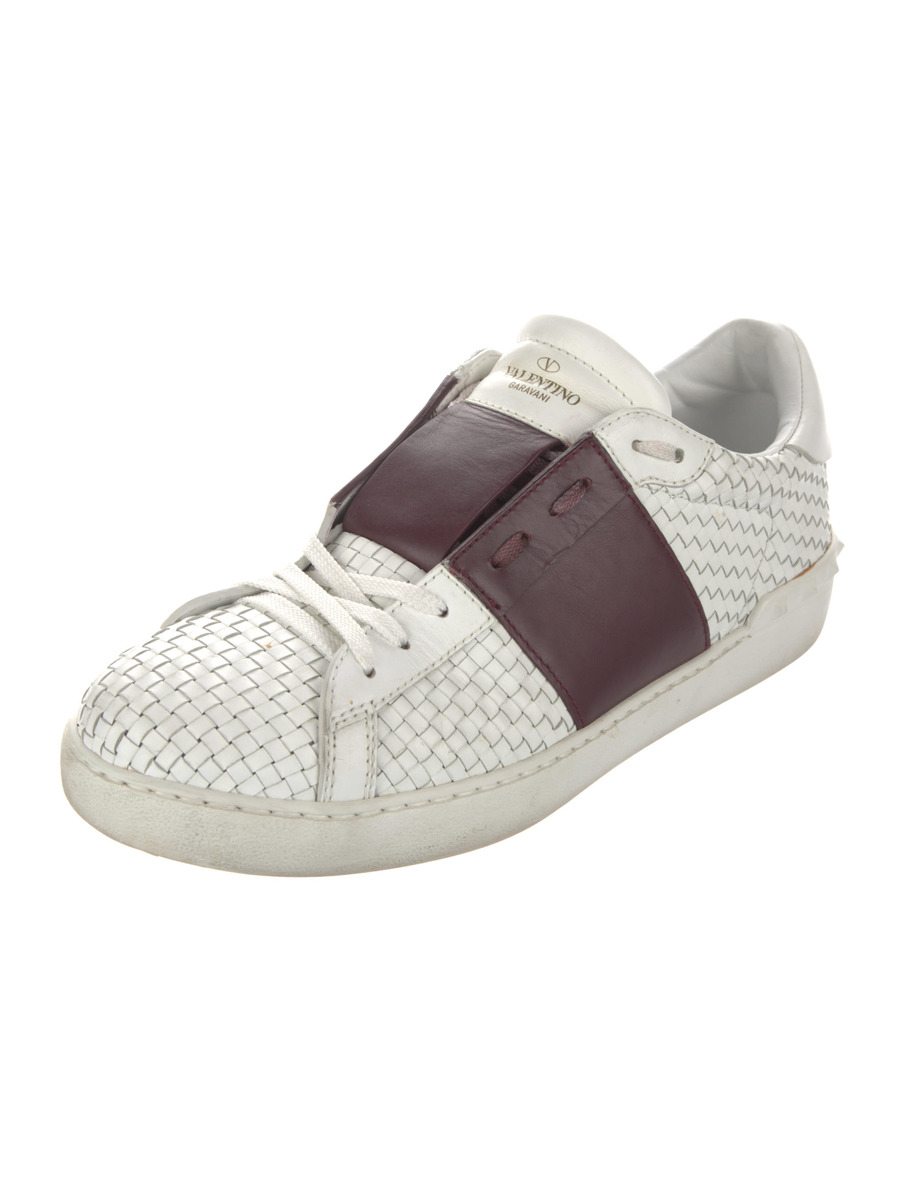 rockstud sneakers valentino