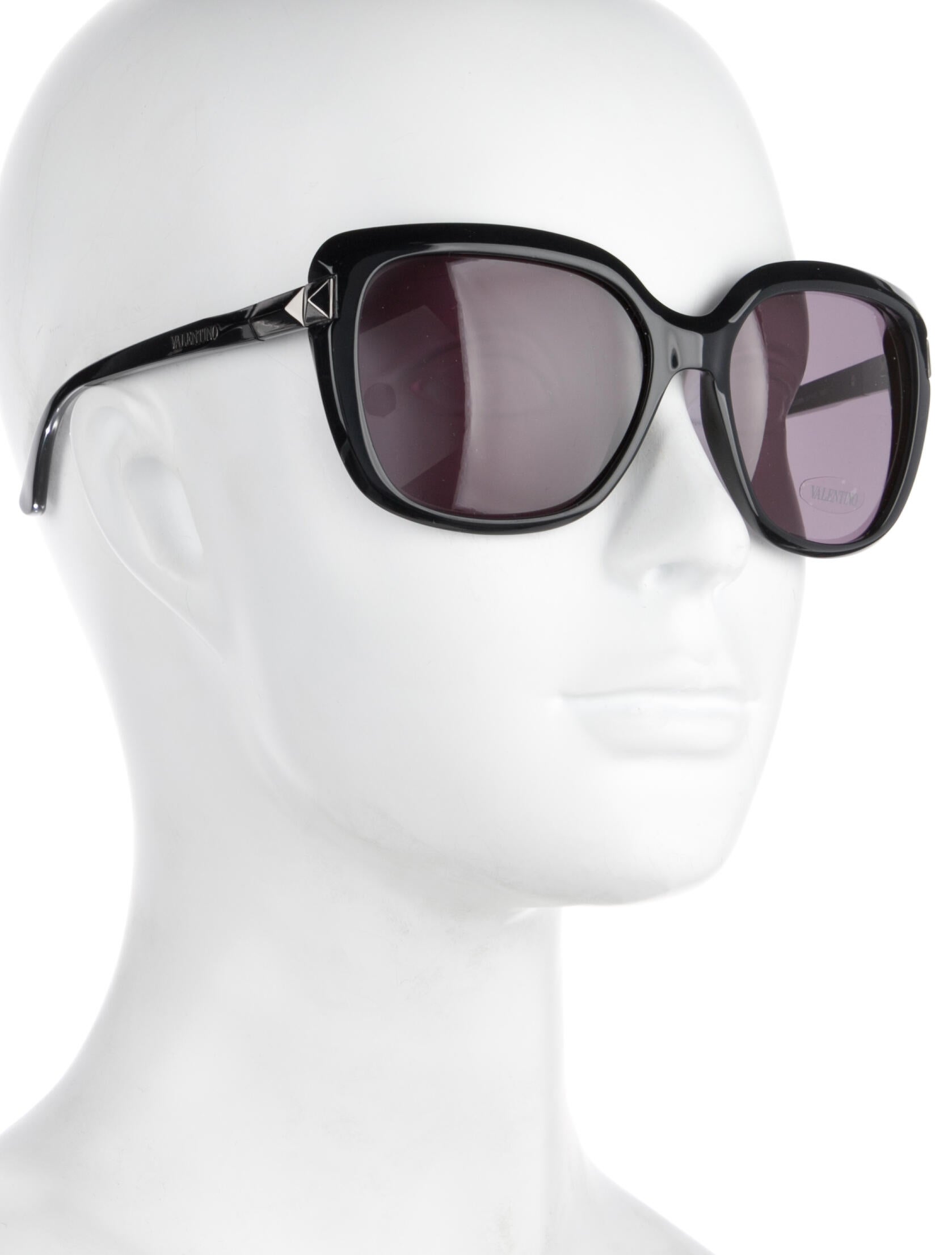 Valentino Rockstud Accents Oversize Sunglasses - Black  display picture 1
