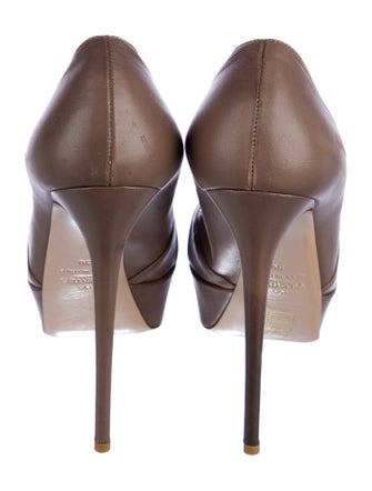 Valentino Rockstud Accents Leather Pumps