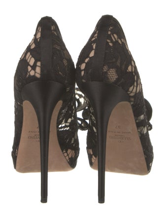 Valentino Lace Lace Pattern Pumps