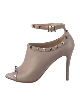 Valentino Rockstud Accents Leather Pumps
