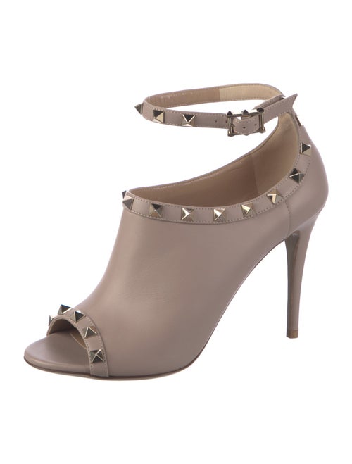 Valentino Rockstud Accents Leather Pumps