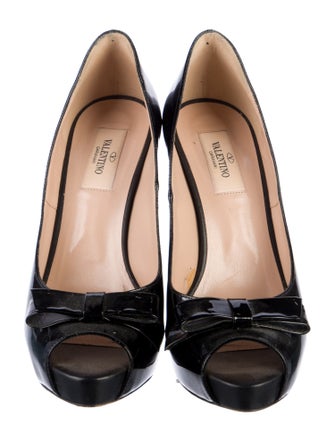 Valentino Patent Leather Bow Accents Pumps