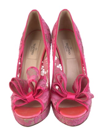 Valentino Lace Lace Pattern Pumps