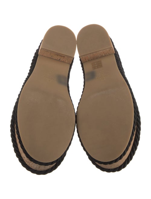 Valentino Vlogo Slides