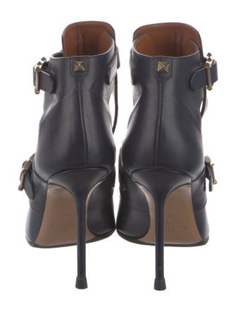 Valentino Rockstud Accents Leather Pumps