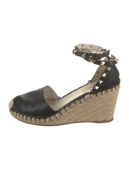 Valentino Rockstud Accents Leather Pumps