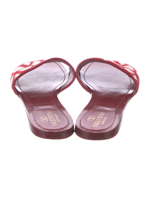 Valentino Vlogo Canvas Slides