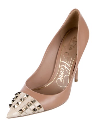 Valentino Alcove Rockstud Pump Rockstud Accents Pumps