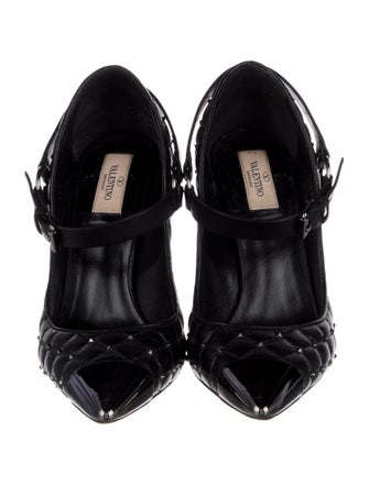 Valentino Rockstud Accents Leather Pumps