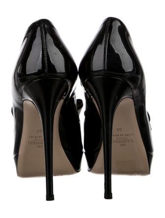Valentino Patent Leather Bow Accents Pumps