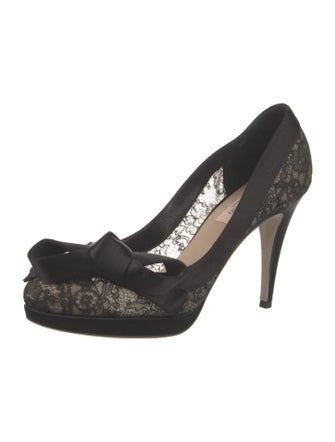 Valentino Lace Lace Pattern Pumps