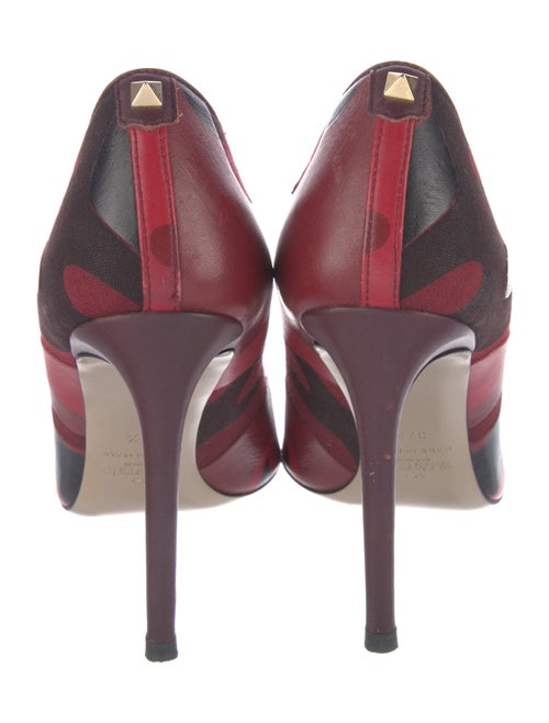 Valentino Rockstud Accents Leather Pumps