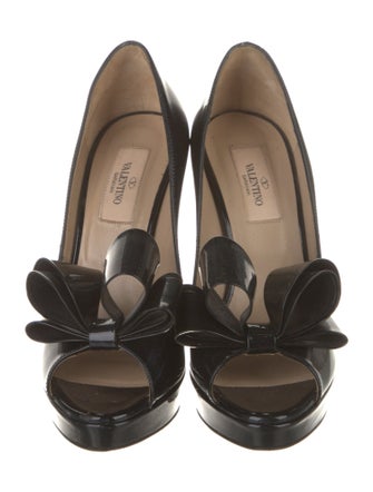 Valentino Patent Leather Bow Accents Slingback Sandals