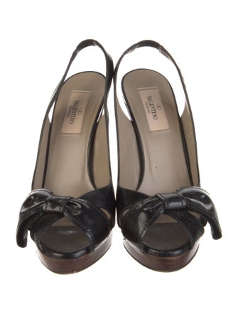 Valentino Patent Leather Bow Accents Slingback Sandals