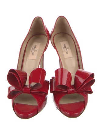 Valentino Patent Leather Bow Accents Sandals
