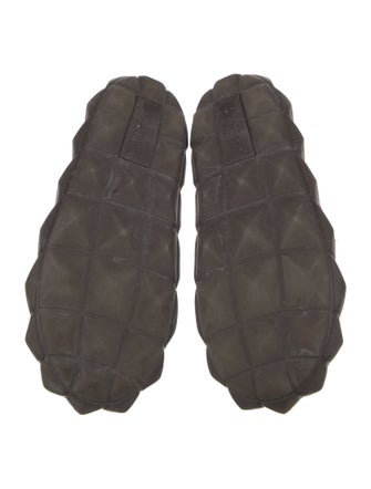 Valentino Rockstud Accents Rubber Slides