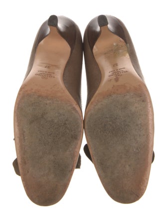 Valentino Leather Leather Trim Embellishment Pumps