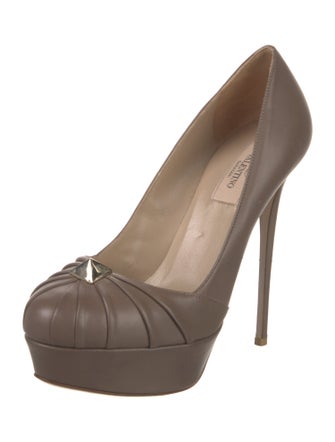 Valentino Rockstud Accents Leather Pumps