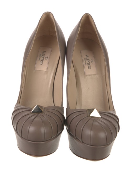 Valentino Rockstud Accents Leather Pumps