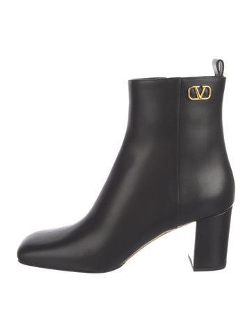 Pre-owned Valentino Garavani Vlogo Leather Boots W/ Tags In Black