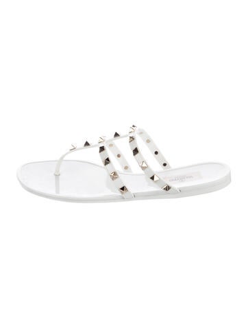 Pre-owned Valentino Garavani Rockstud Accents Rubber Flip Flops In White